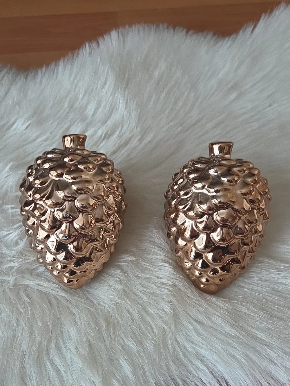 Decorative Metallic Pinecone Accent Fall Decor- Gold